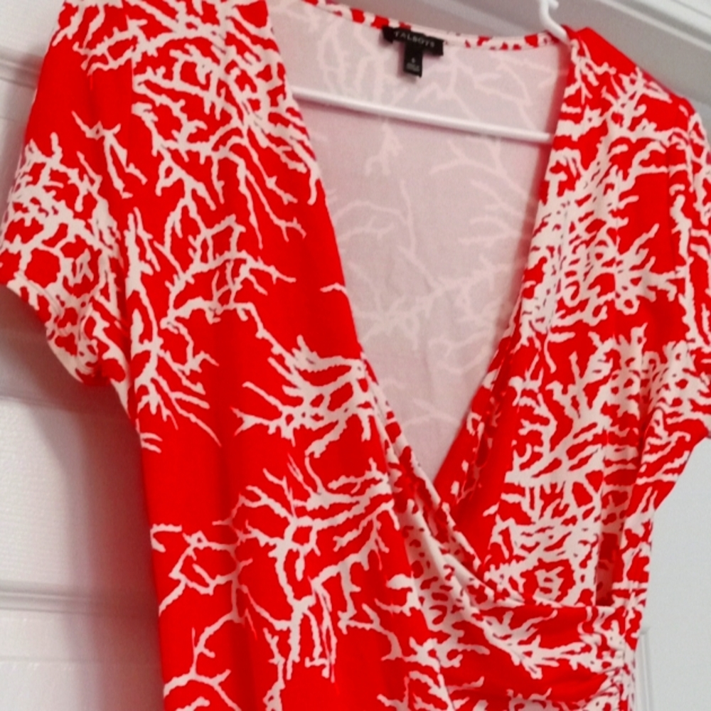Ladies blouse size medium. Criss Cross front knit top. Short sleeve Talbot .